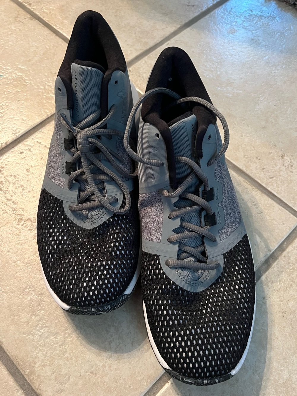 Nike Women's Black and Gray Mesh Training Sneakers